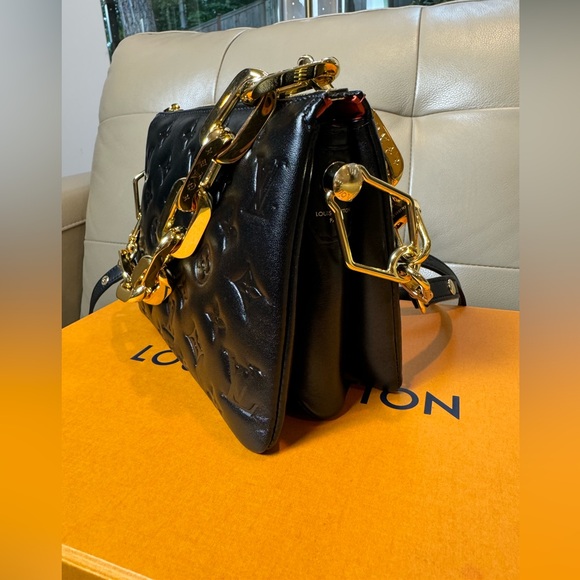 Louis Vuitton Coussin BB Monogram-embossed bag - Picture 4 of 11